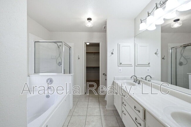 Building Photo - 832 Dimrock