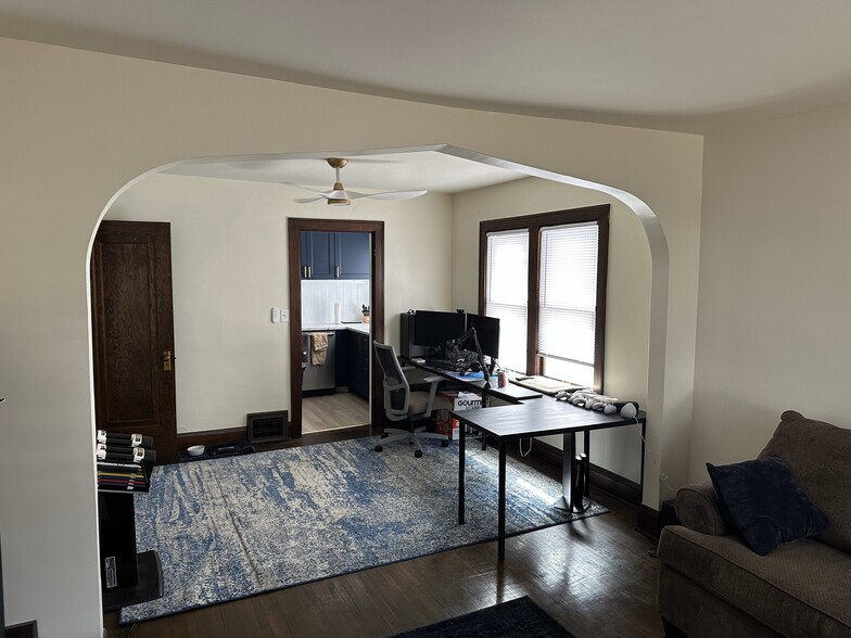 Dinning Room - 3839 24th Ave S