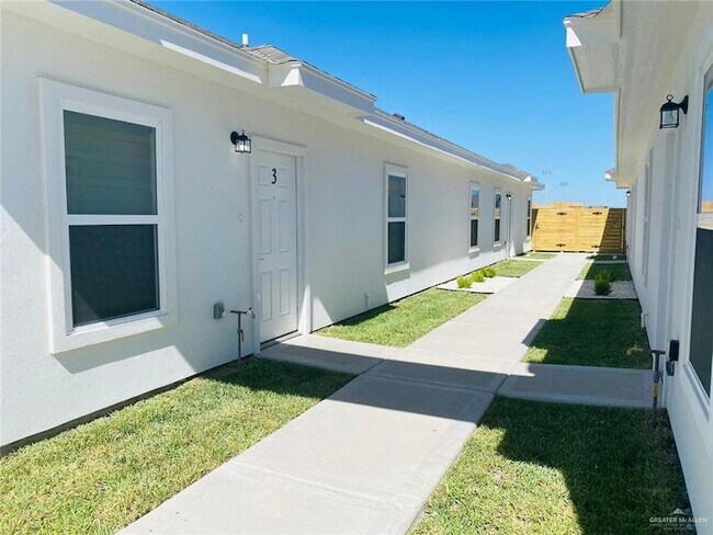 Building Photo - 2202 S Sports Dr