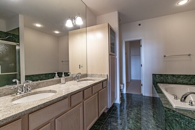 Building Photo - 20560 N Westpark Pl