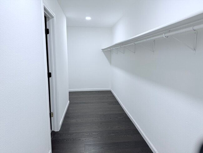 Building Photo - 1037 Boxer Pass Dr