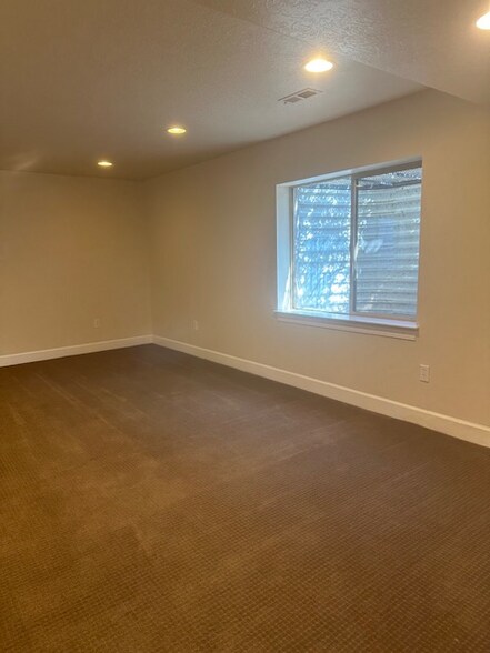 Building Photo - 645 Wyngate Pointe Ln