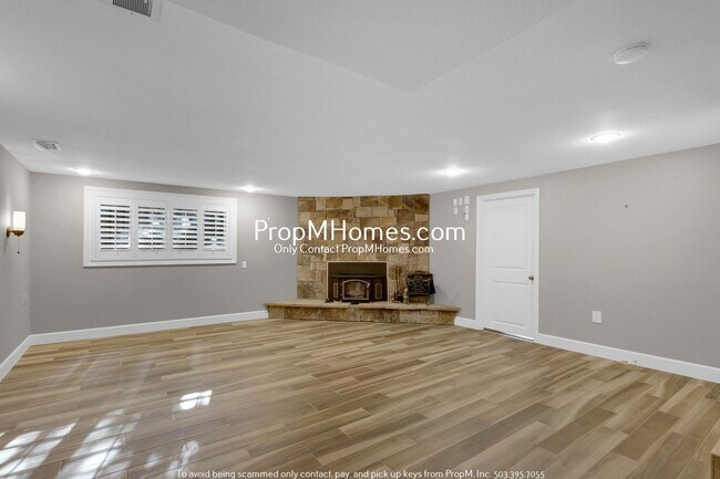 Building Photo - Stylish Updated Four Bedroom Home in Beaverton!