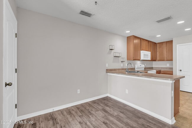 Building Photo - 415 Cabernet Pl