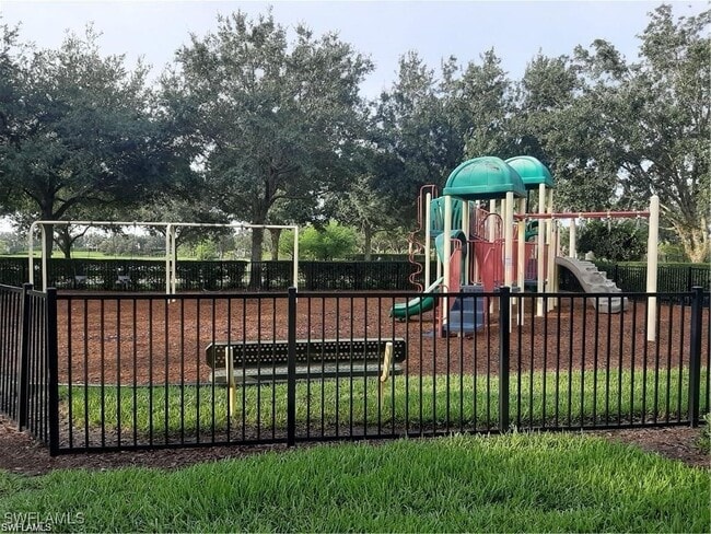 Building Photo - 2049 Fairmont Ln