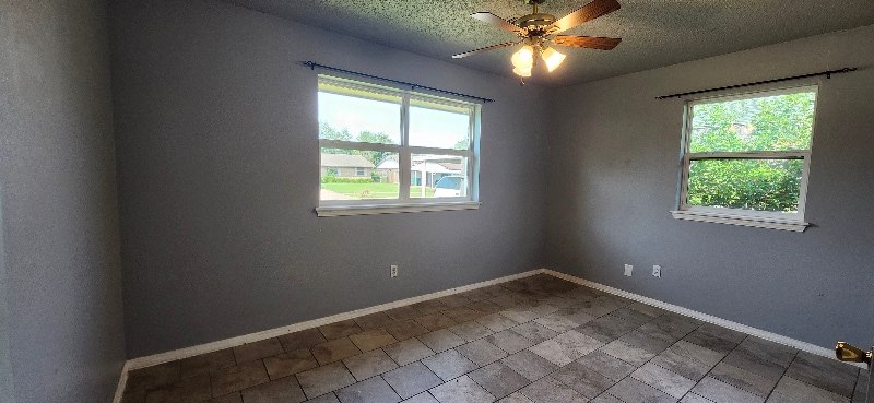 Building Photo - 4708 SE 45th St