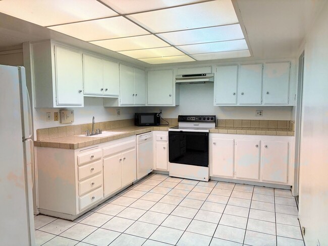 Building Photo - Welcome Home to a Desirable Whittier Community - Spacious 3-Bed, 2-Bath Townhome