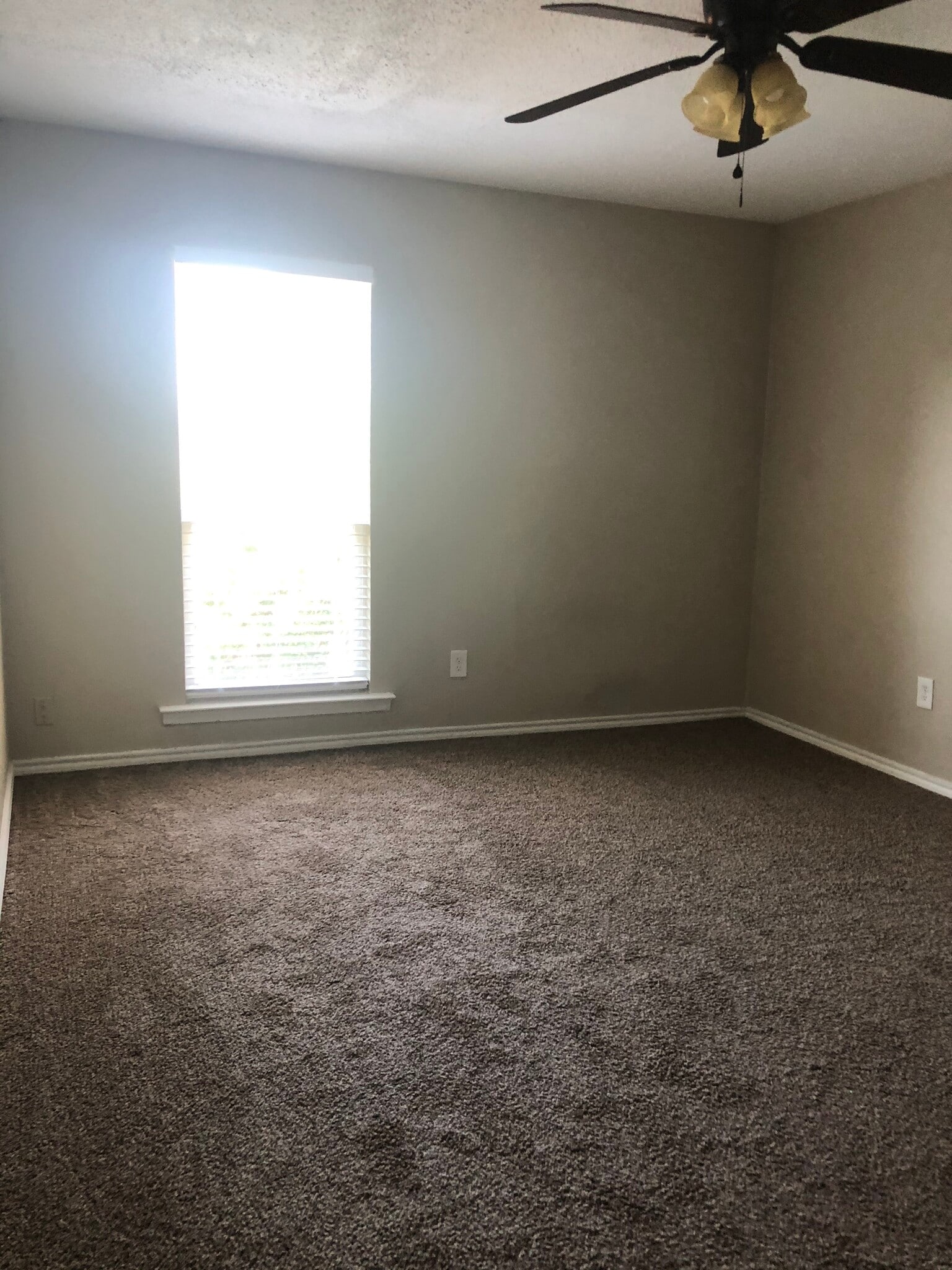Upstairs bed - 7624 Thistle Ln