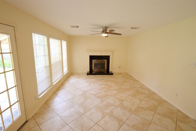 Building Photo - 23822 Hopewell Dr