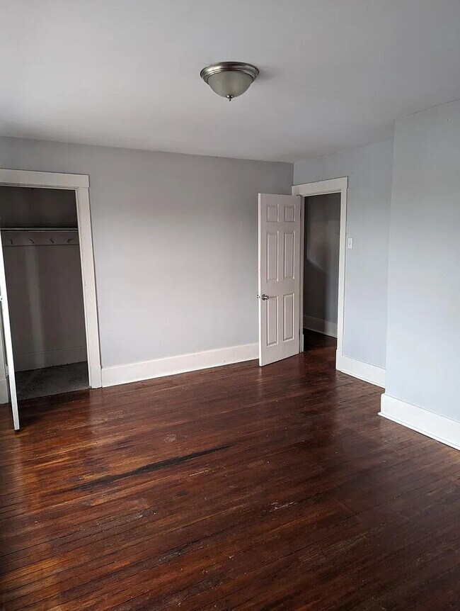 Building Photo - Available 8/7/26 – Charming 3 Bedroom Home in Brookline | $1,650/Month