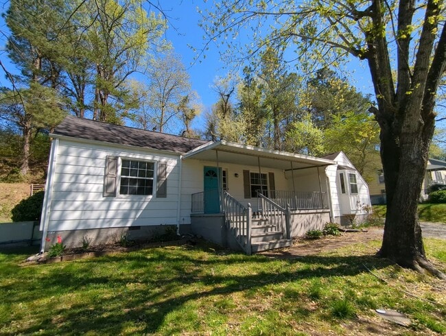 Building Photo - Cute Red Bank House