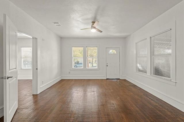 Building Photo - 929 S Rosemont Ave
