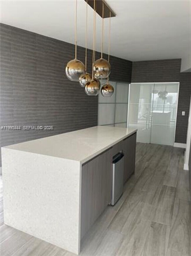 Building Photo - 2900 NE 7th Ave