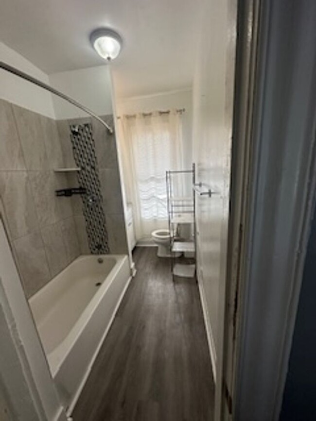 Building Photo - Beautiful House for Rent with Large Yard!