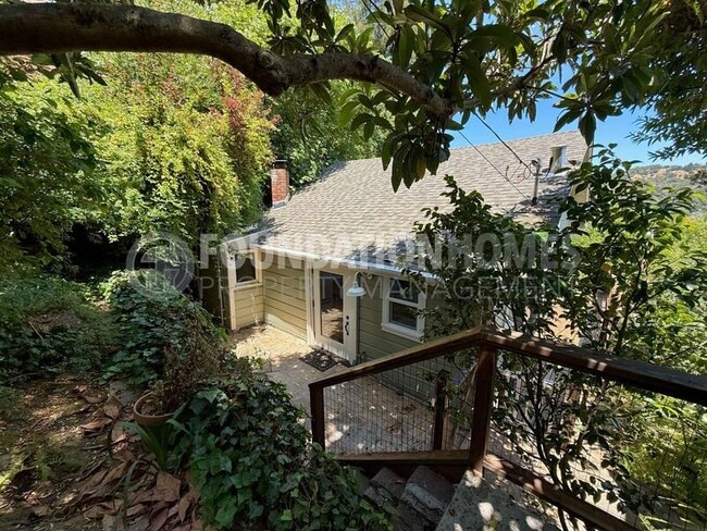 Building Photo - 47 Woodside Ln