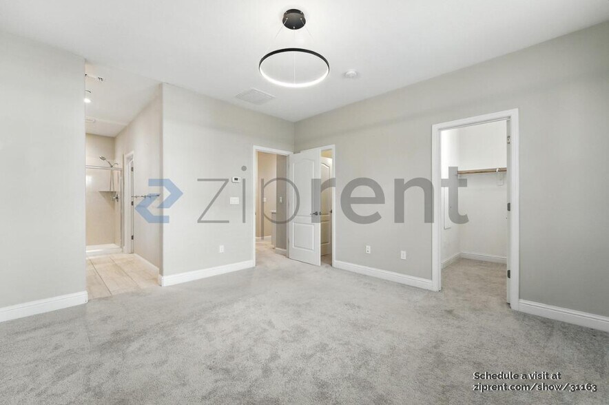 Building Photo - 550 Ryan Ter