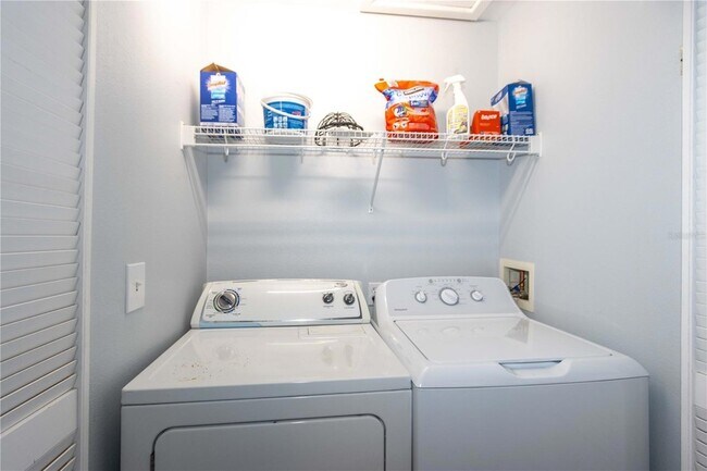 Building Photo - 824 Padua Ln