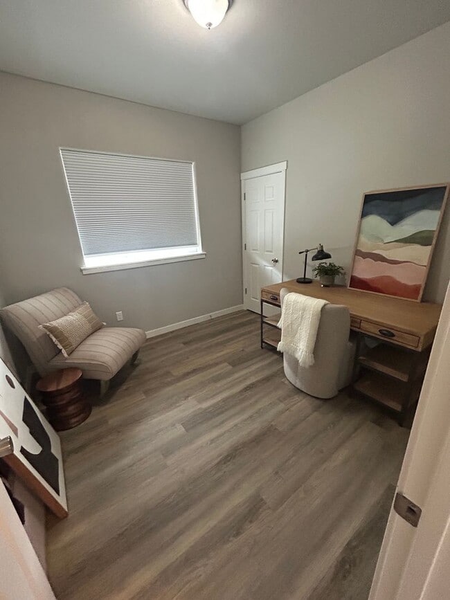 Building Photo - Beautifully Furnished Brand New 5 Bedroom ...