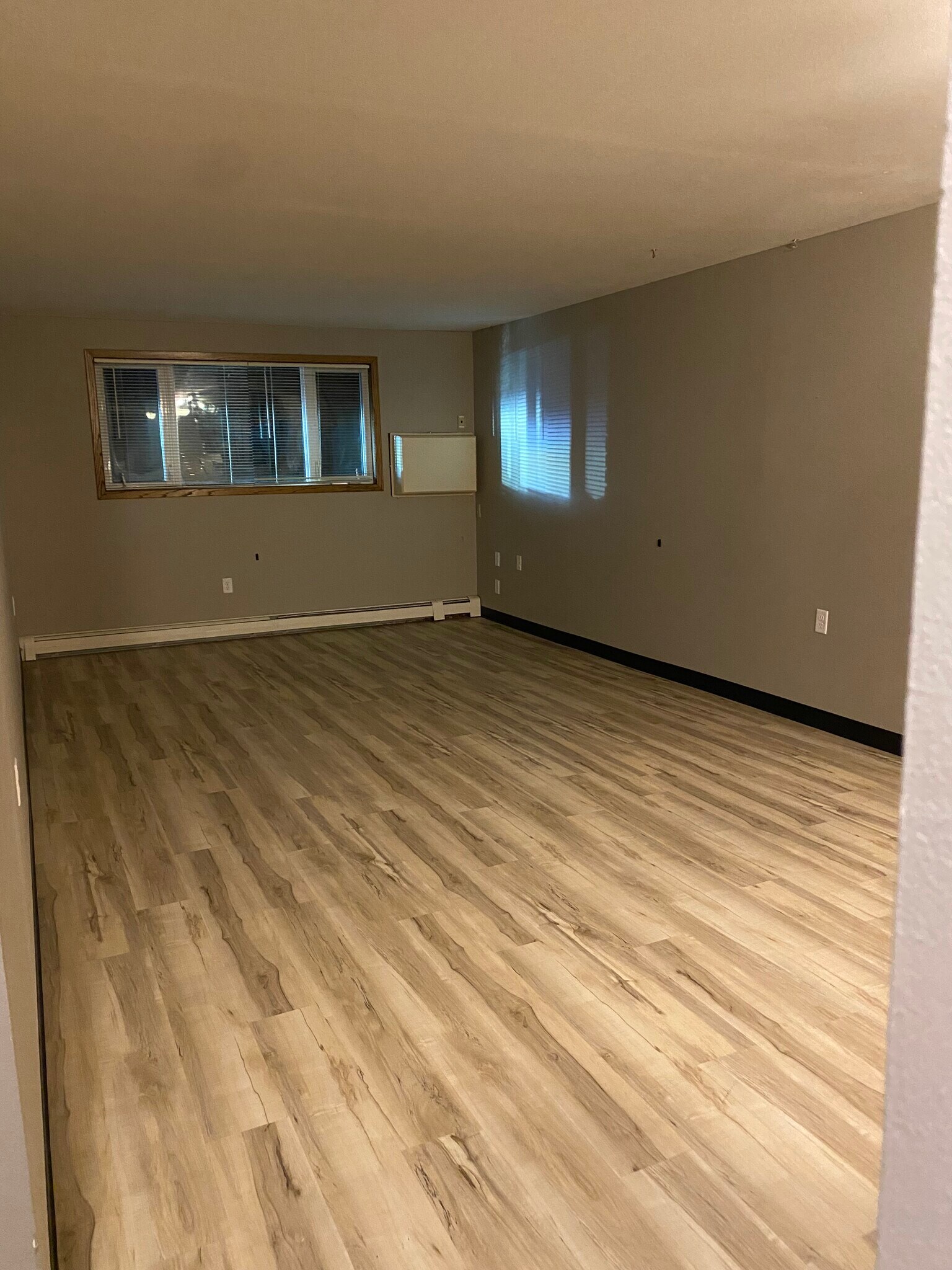 Building Photo - 704 9th St NW