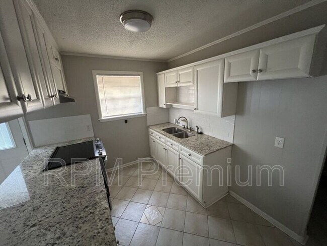 Building Photo - 5106 Tristian Ave