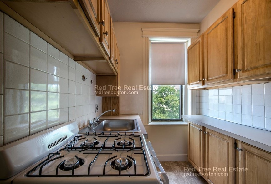 Building Photo - 1144 Commonwealth Ave