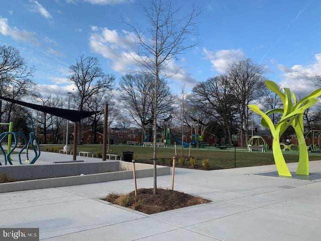 Building Photo - 3004 St Clair Dr