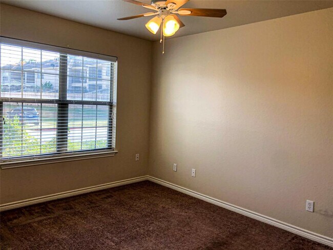 Building Photo - 113 Bolero Way