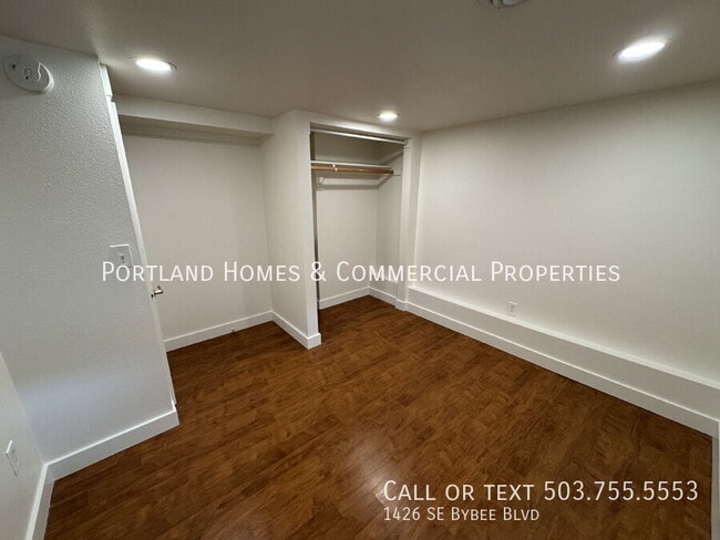 Building Photo - 1426 SE Bybee Blvd