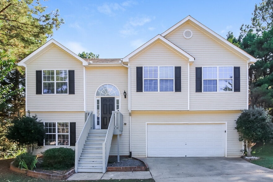 Primary Photo - 40 Savoy Park Dr