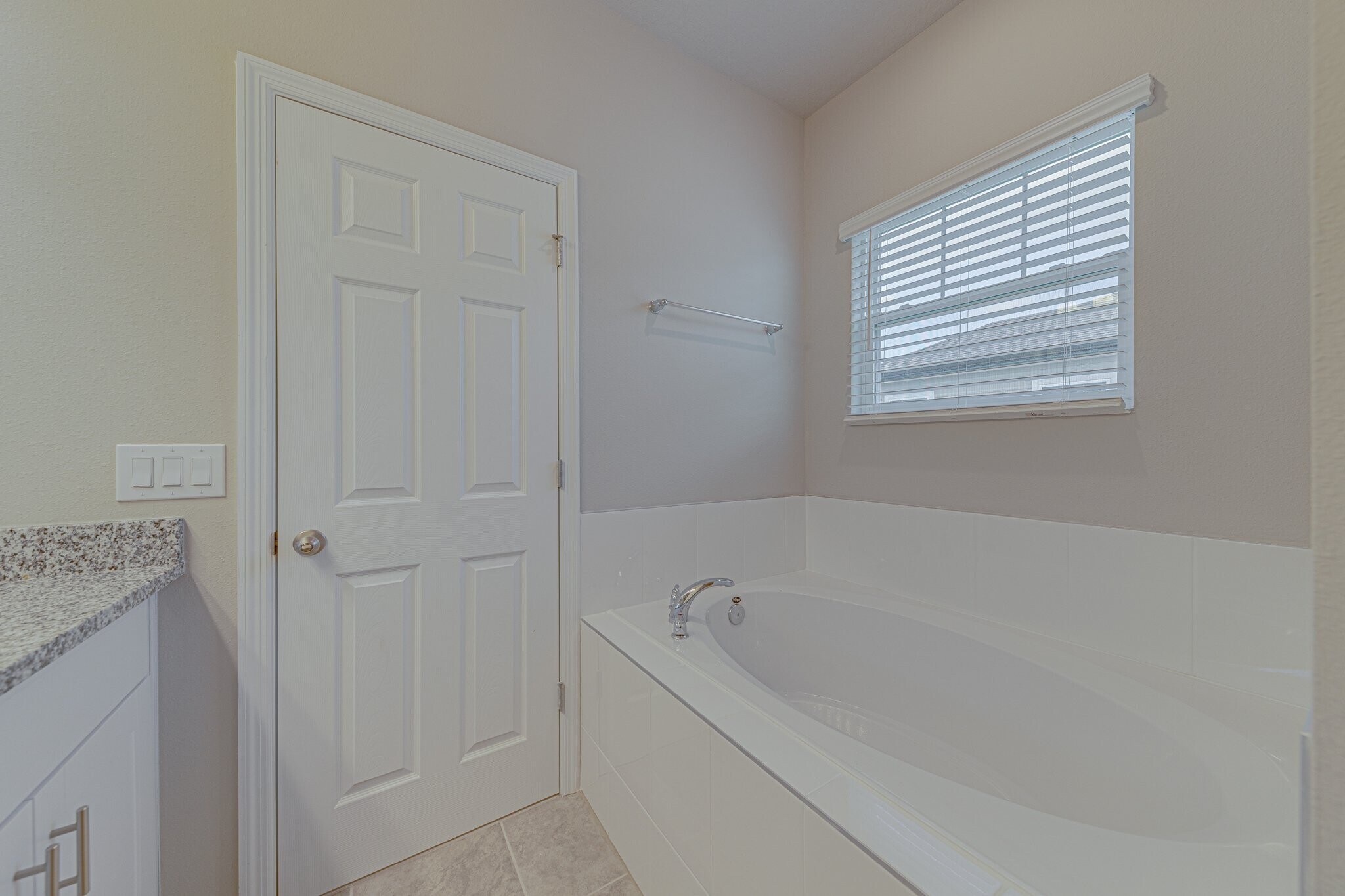 Building Photo - 524 Venetian Palms Blvd