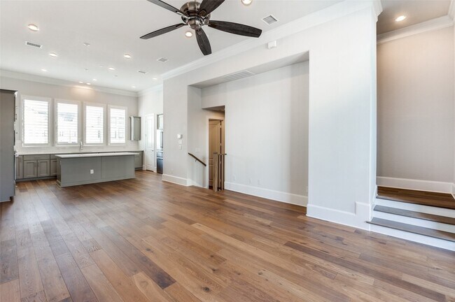 Building Photo - 5421 Patterson St