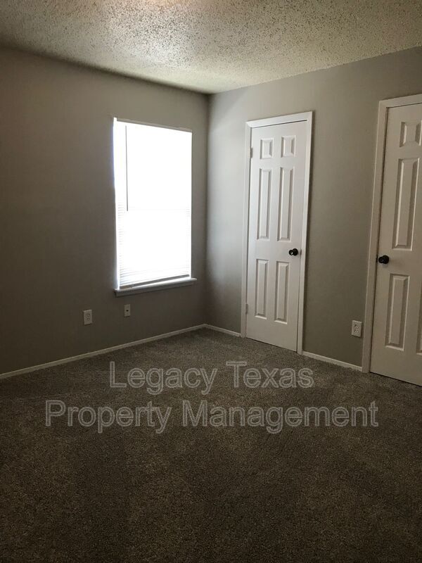 Building Photo - 1407 Courtney Pl