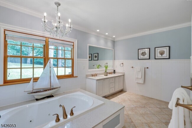 Building Photo - 236 Long Hill Dr