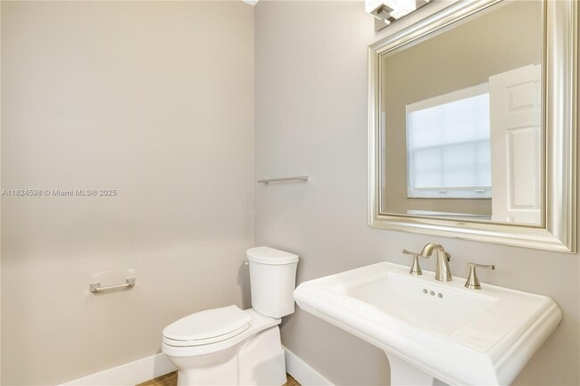 Building Photo - 1707 E Las Olas Blvd