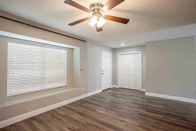 Building Photo - 1171 Park Meadow Dr