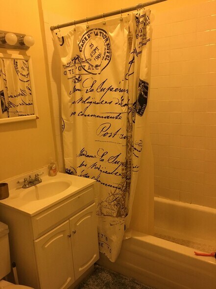 Building Photo - 10 Symphony Rd