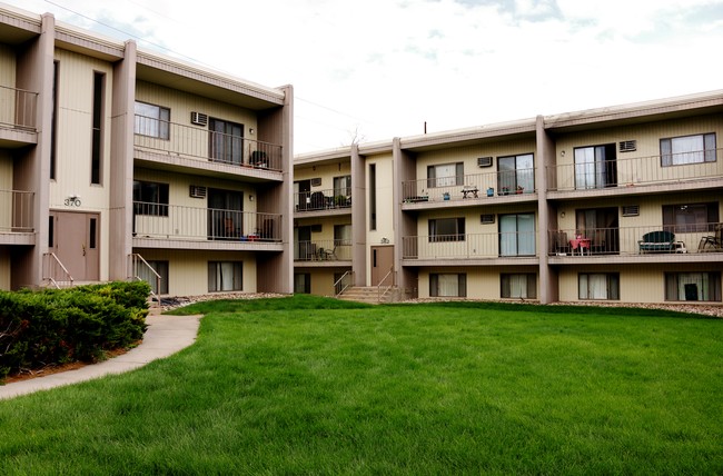 Primary Photo - Civic Plaza Apartments