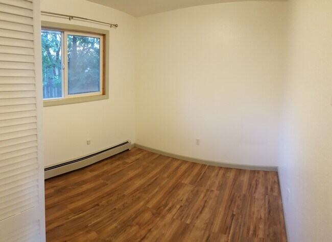 Small Bedroom - 1130 Valley St
