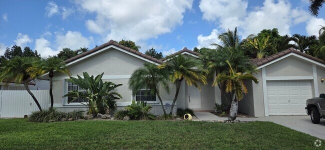 Building Photo - 16571 SW 145th Ct