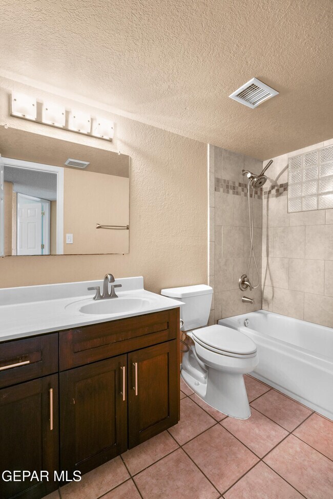 Building Photo - 4644 Loma De Cobre Dr