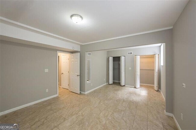 Building Photo - 1565 Overland Terrace SE