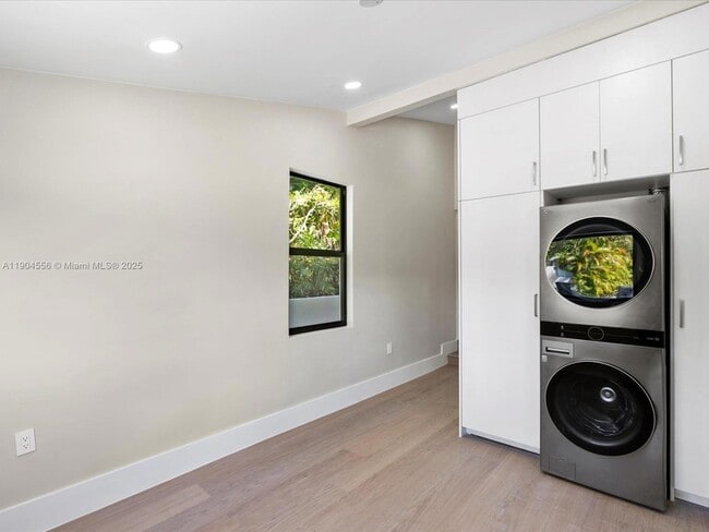 Building Photo - 9073 Dickens Ave