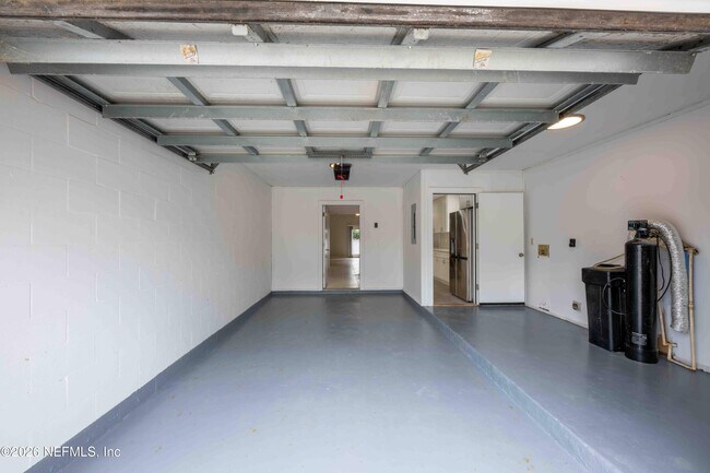 Building Photo - 176 East Coast Dr