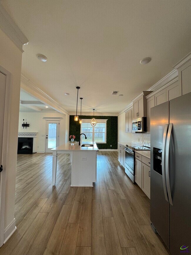 Building Photo - 805 Harley Farms Dr