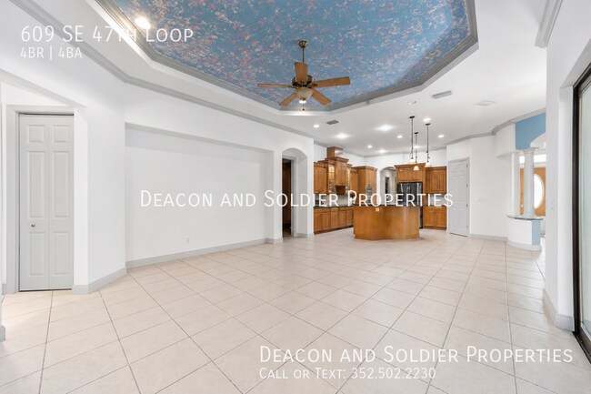 Building Photo - 609 SE 47th Loop