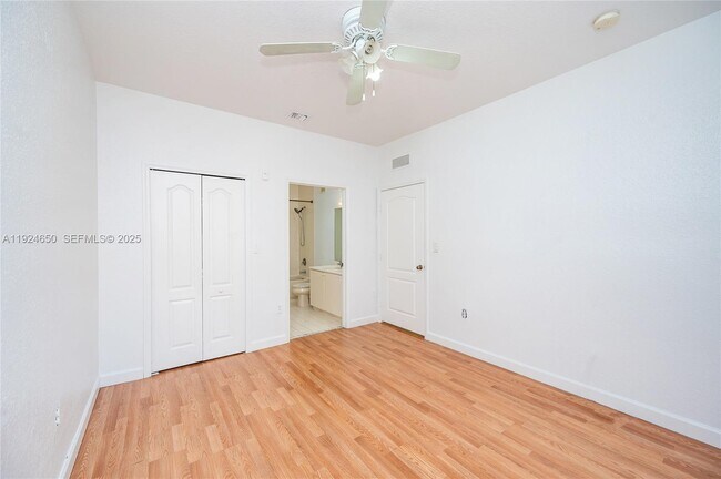 Building Photo - 1535 SE 26th St