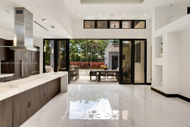 Building Photo - 15315 SW 84th Ave