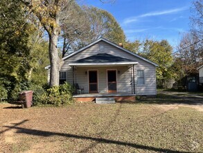 Building Photo - 427 Lebanon Rd