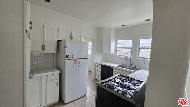 Building Photo - 1511 Reeves St