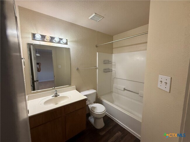 Building Photo - 851 Sagewood Trail